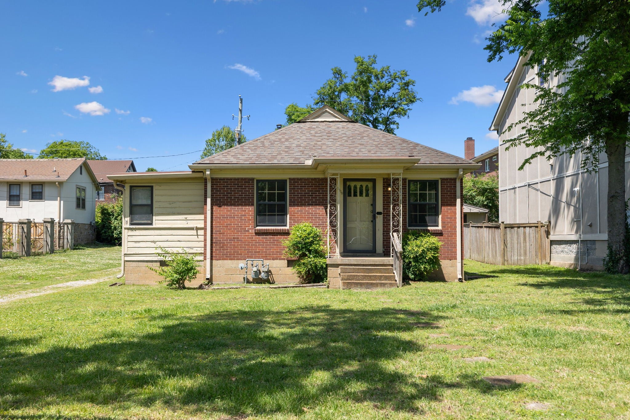 2110a W Linden Ave, Nashville TN 37212 3-bed home, photo 3 of 60