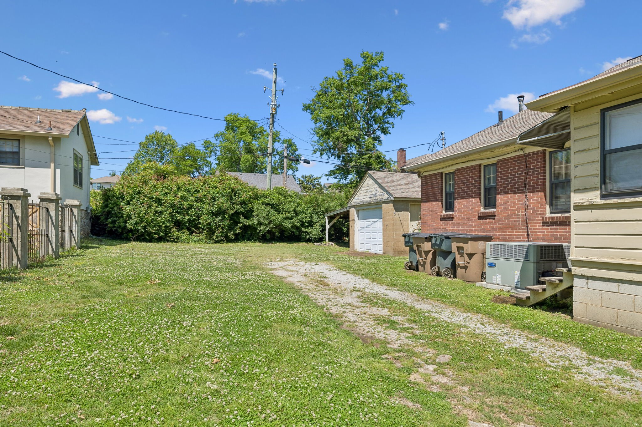 2110A W Linden Ave