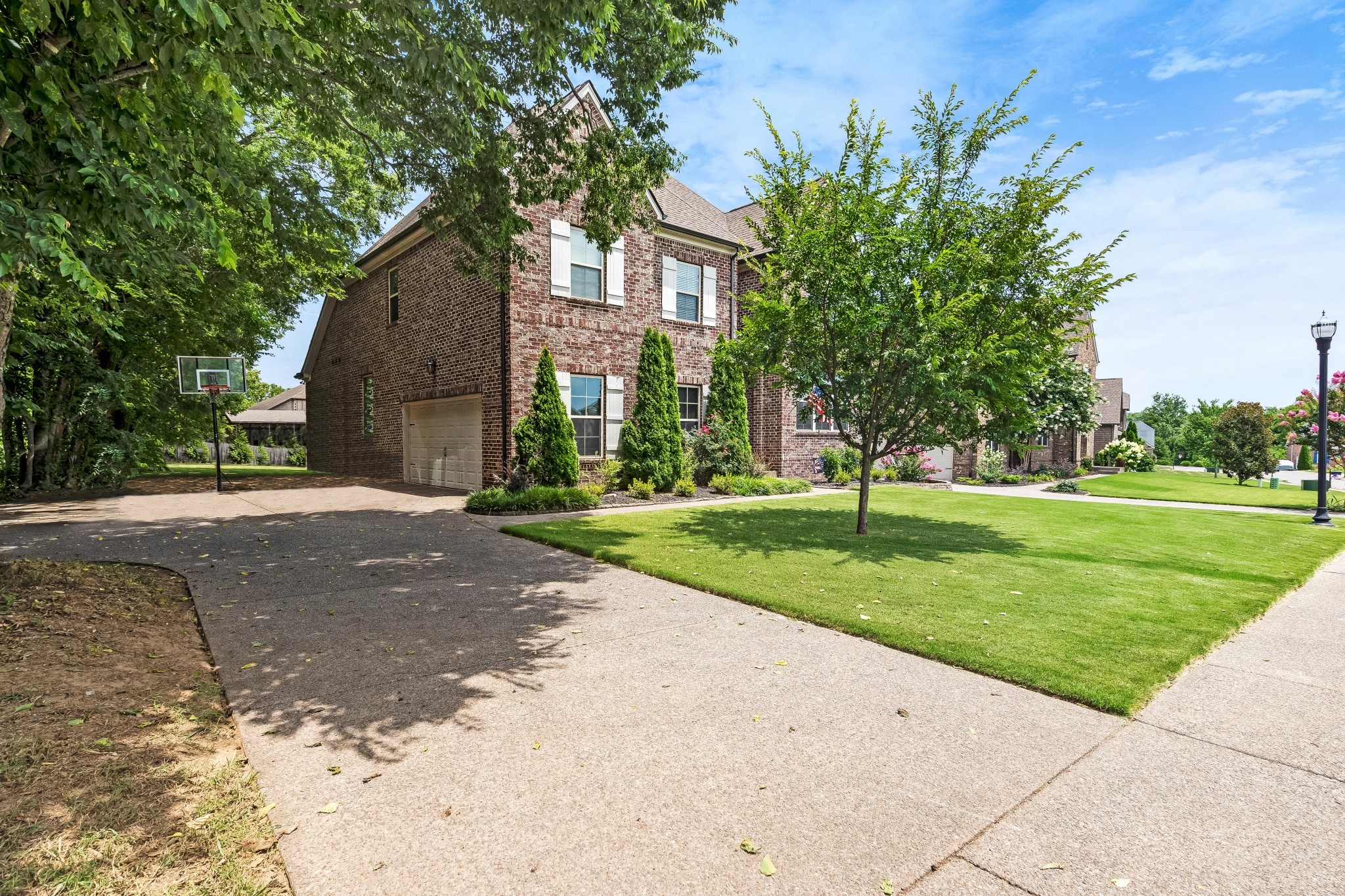 6006 Trotwood Ln