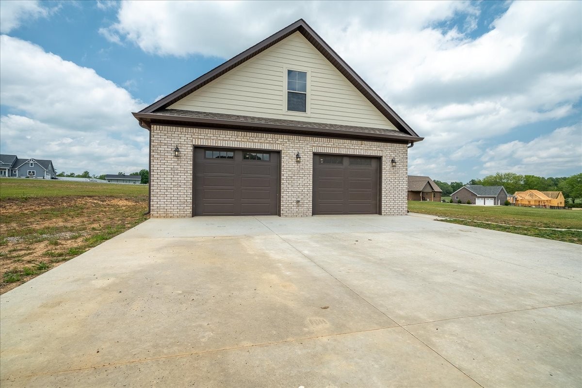 114 Hurst Dr