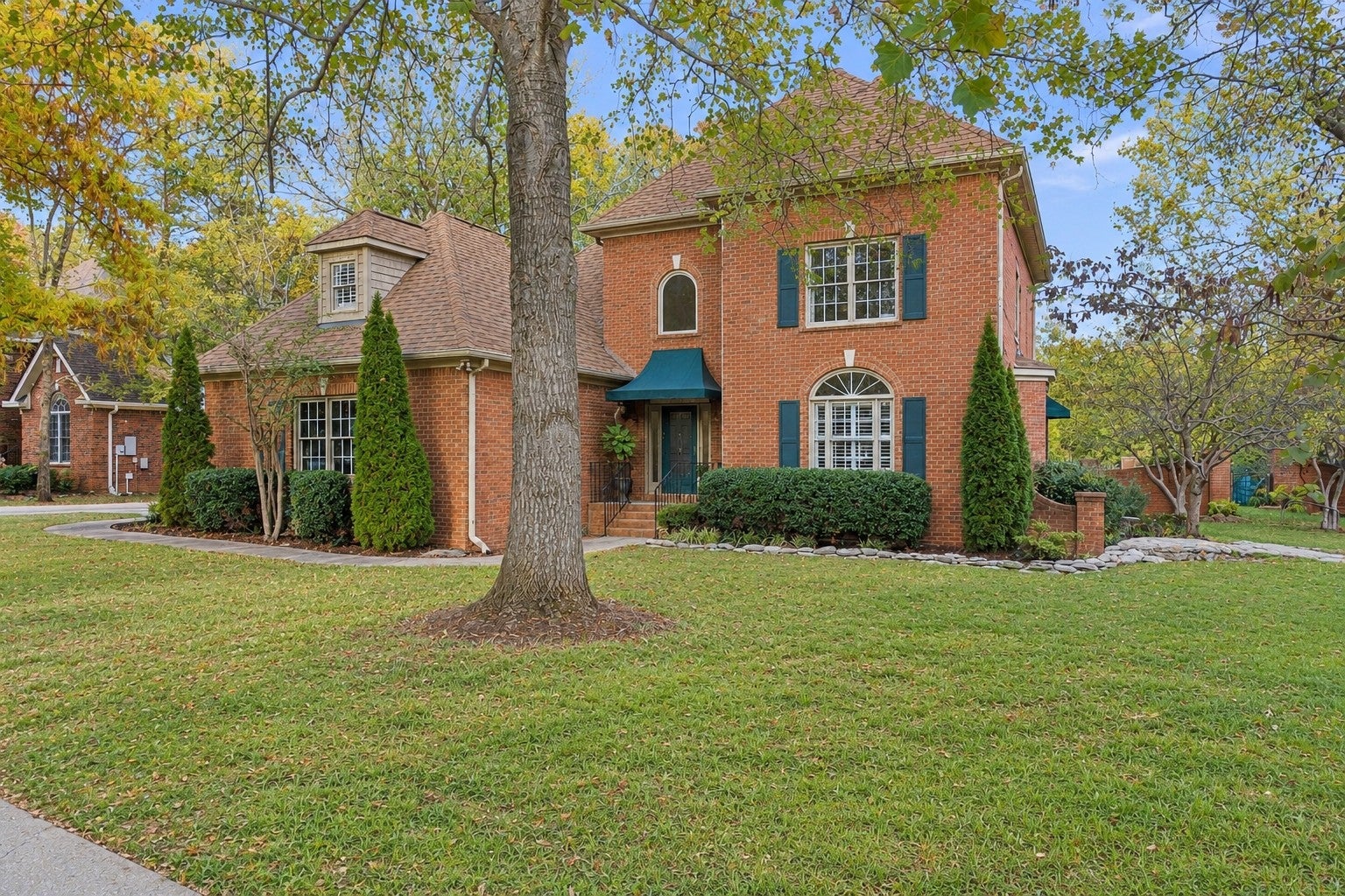 1507 Shagbark Trl