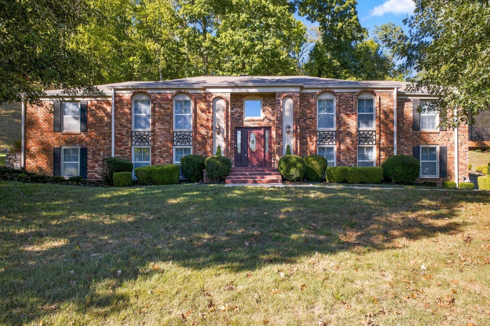 4-bed listing at 5424 Forest Acres Dr, Nashville