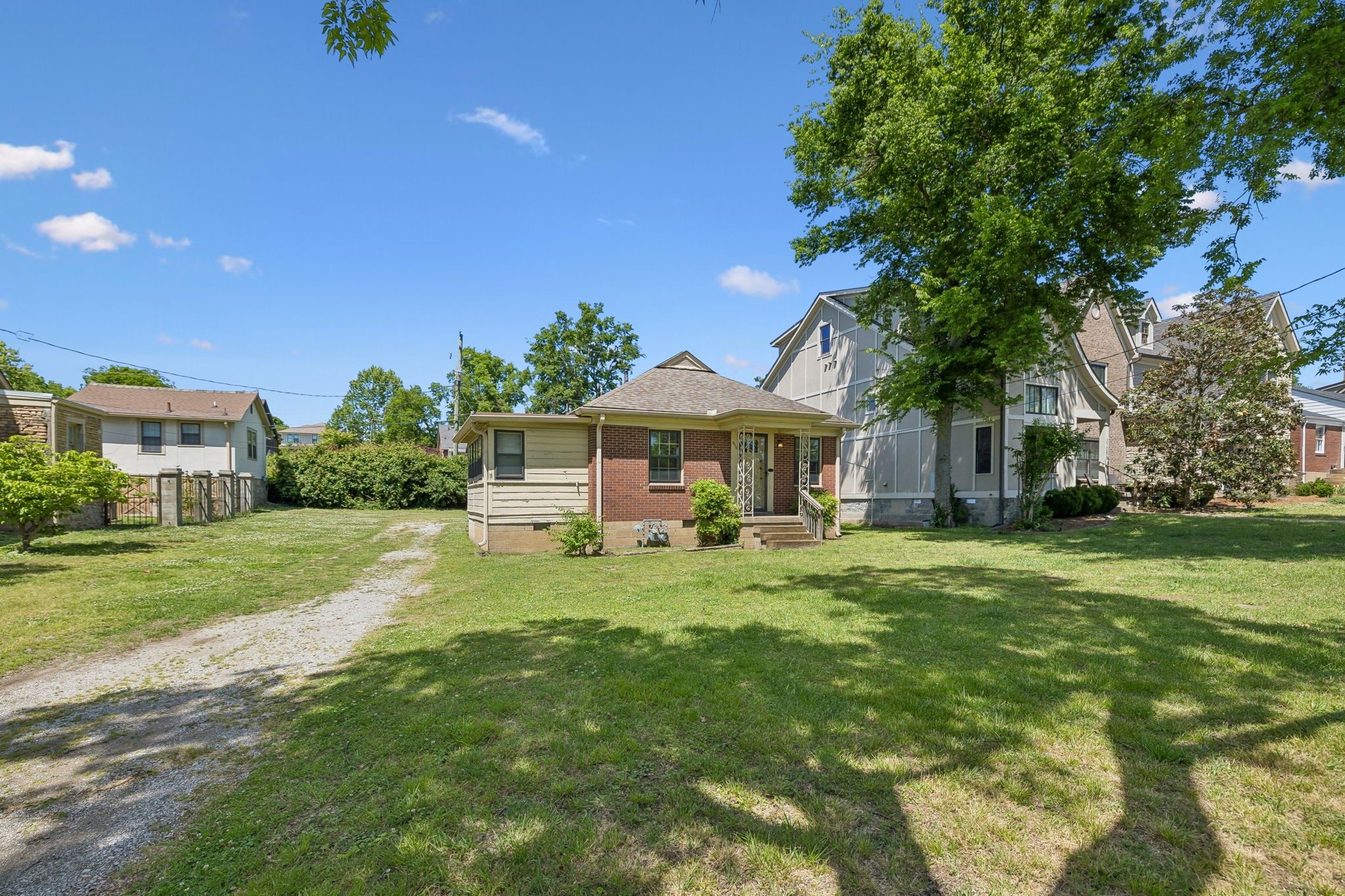 2110A W Linden Ave