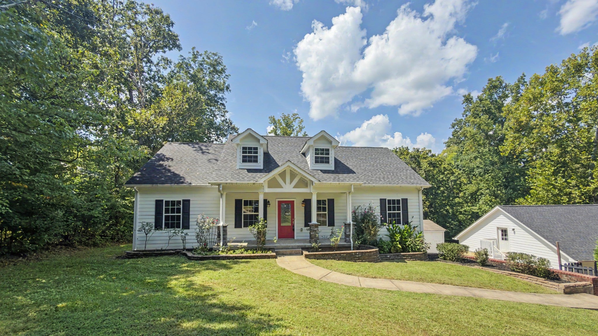 111 Lakeland Dr