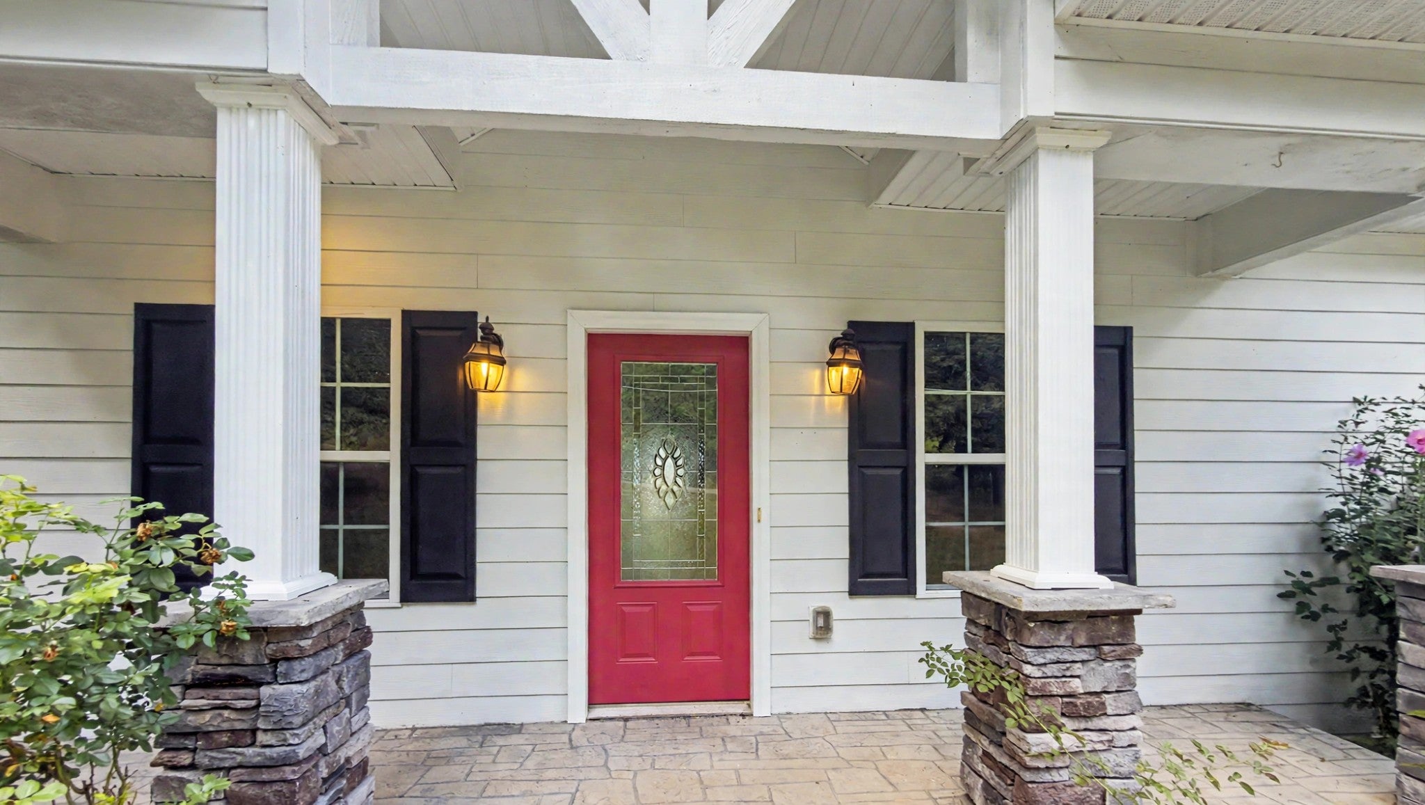 111 Lakeland Dr
