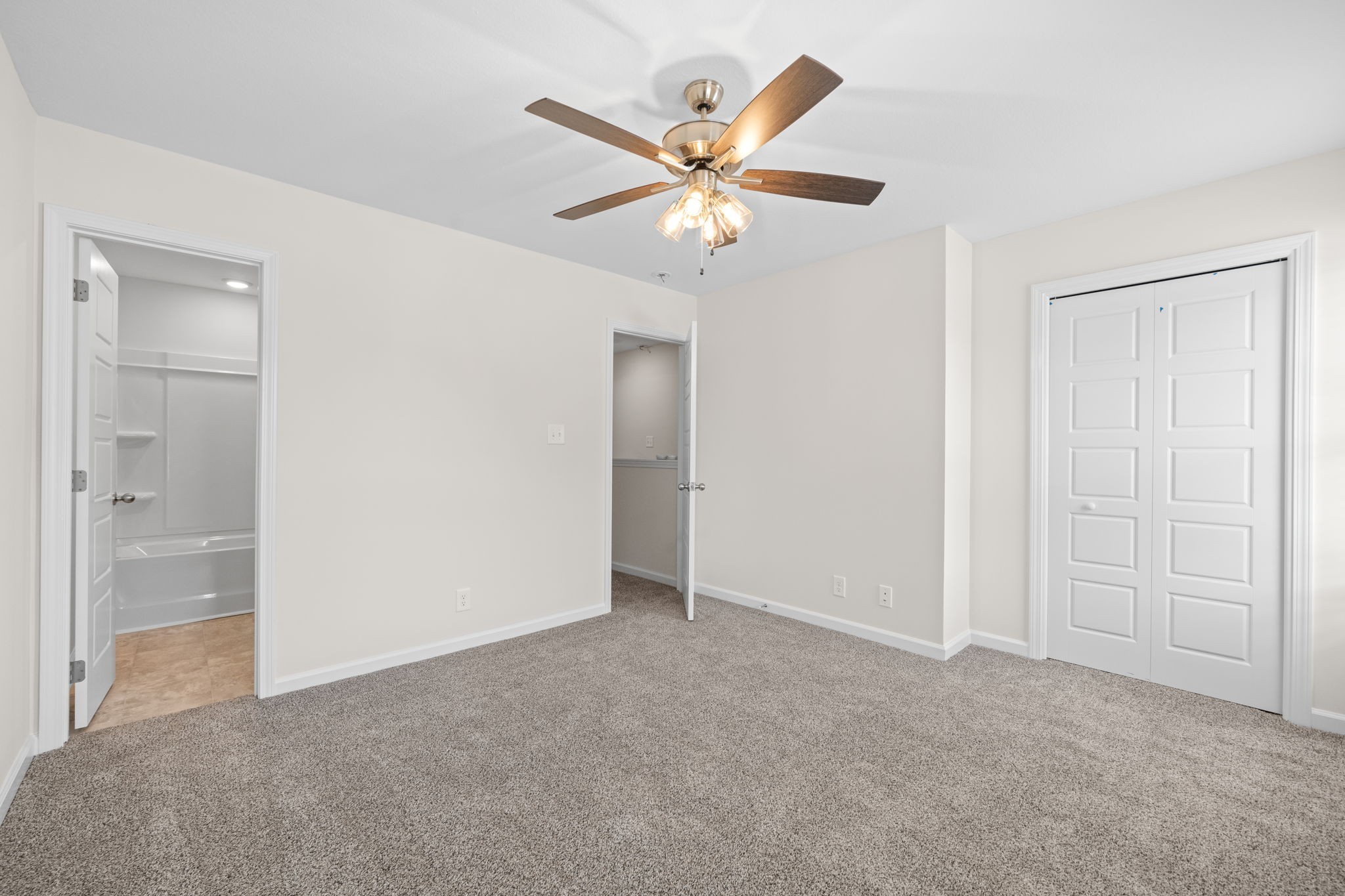 Clarksville, Tennessee 37043, United States, 2 Bedrooms Bedrooms, ,3 BathroomsBathrooms,Residential,Active,103436