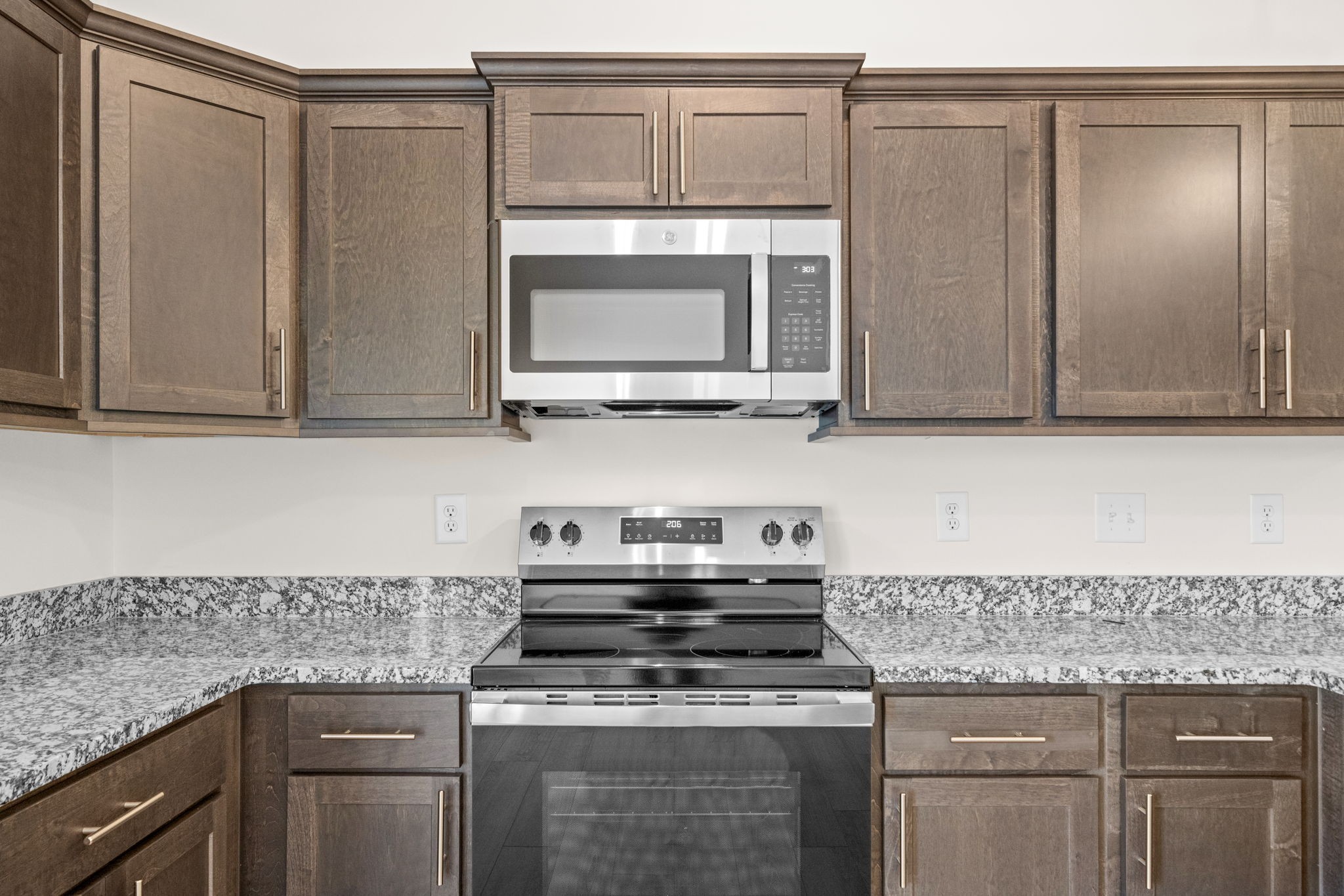 Clarksville, Tennessee 37043, United States, 2 Bedrooms Bedrooms, ,3 BathroomsBathrooms,Residential,Active,103436