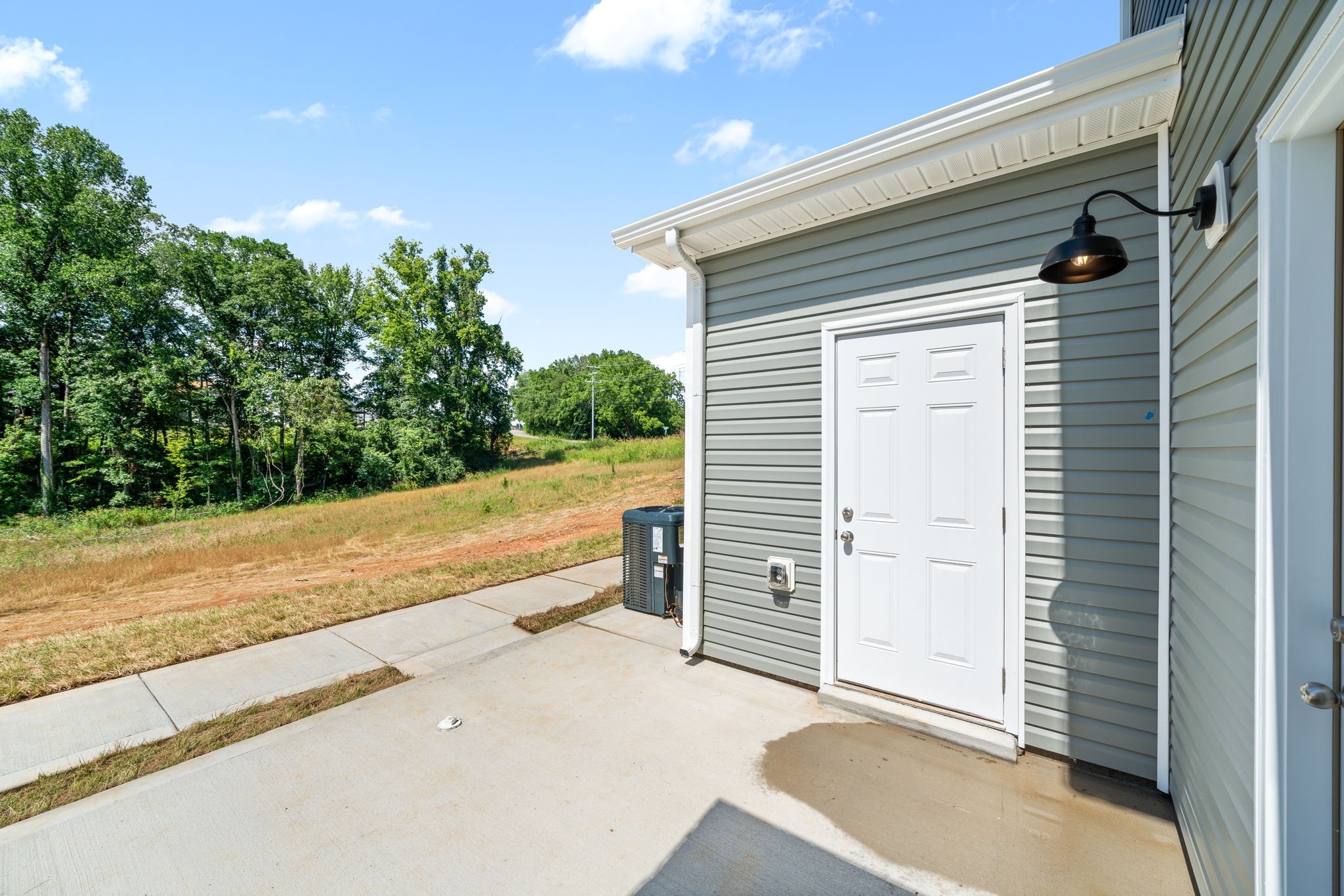 Clarksville, Tennessee 37043, United States, 2 Bedrooms Bedrooms, ,3 BathroomsBathrooms,Residential,Active,103436