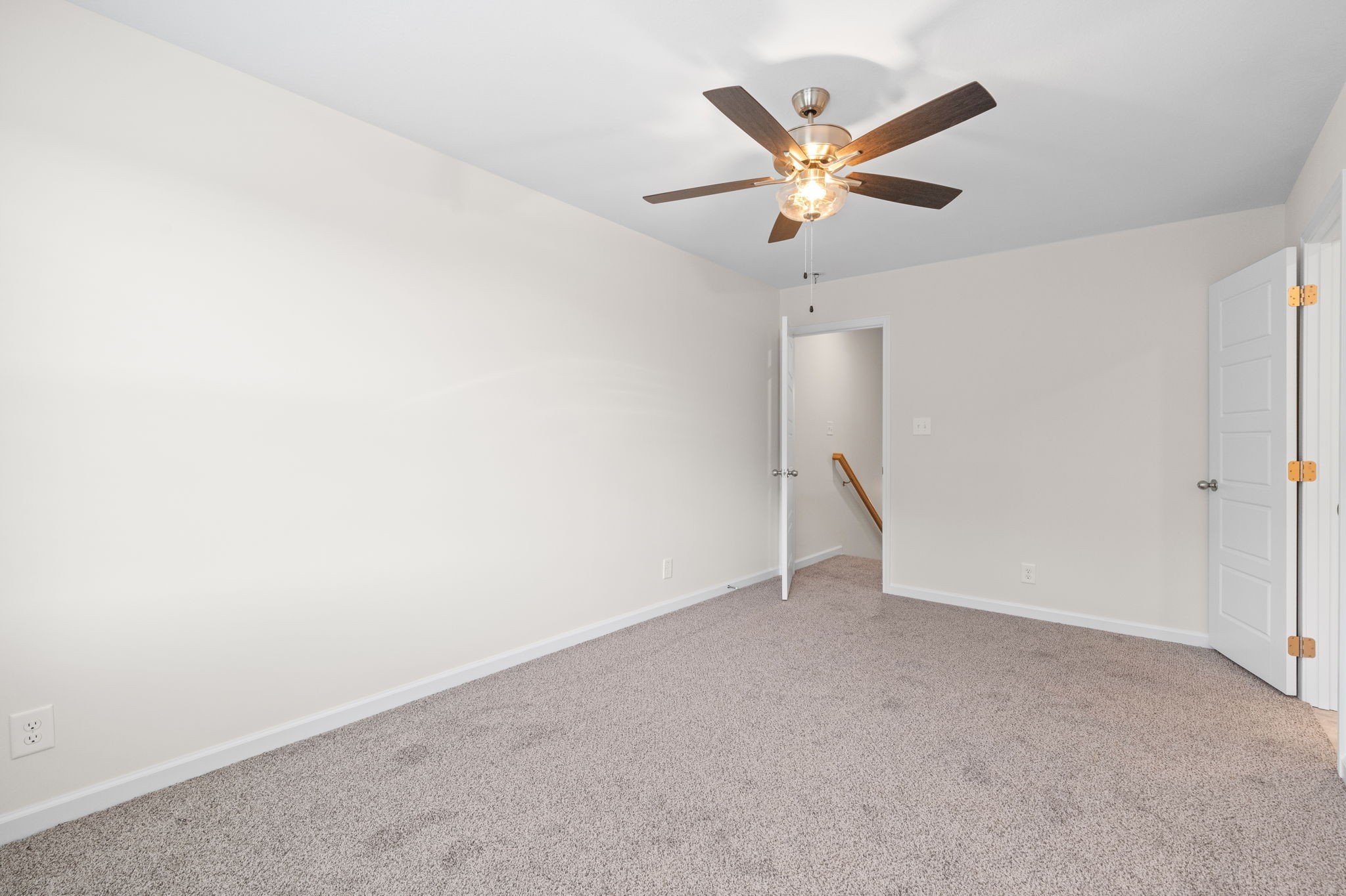 Clarksville, Tennessee 37043, United States, 2 Bedrooms Bedrooms, ,3 BathroomsBathrooms,Residential,Active,103436