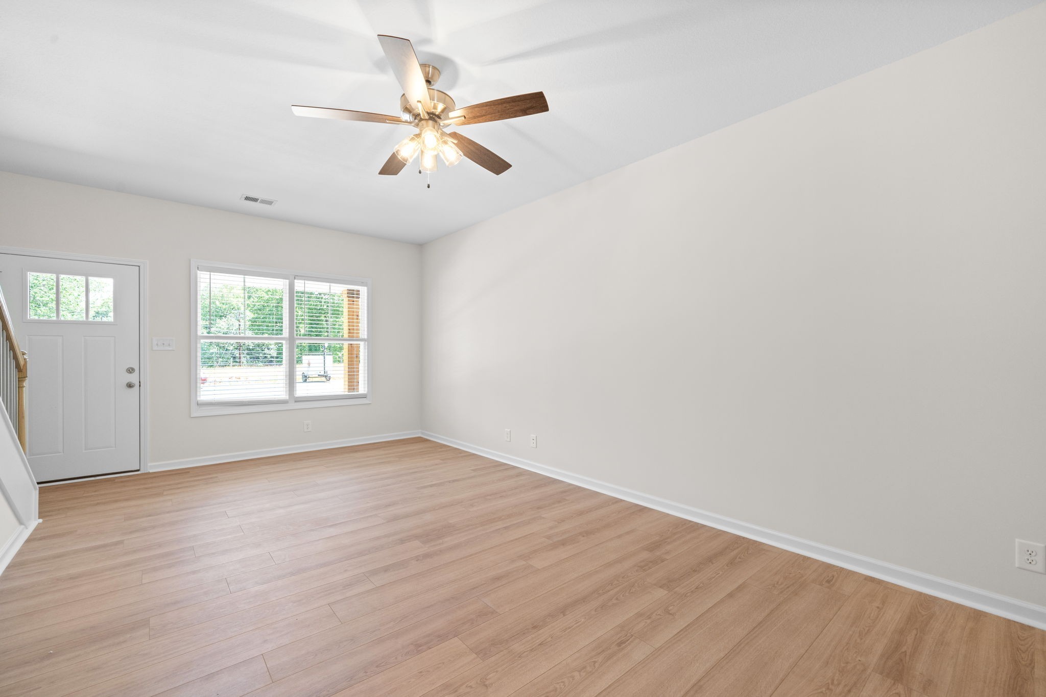 Clarksville, Tennessee 37043, United States, 2 Bedrooms Bedrooms, ,3 BathroomsBathrooms,Residential,Active,103436