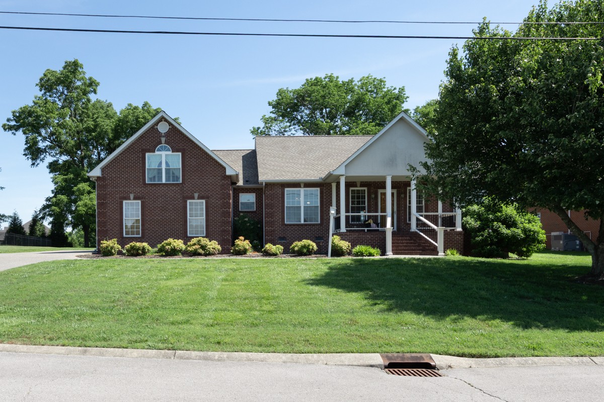3-bed listing at 291 Bayhill Dr Gallatin, Nolensville