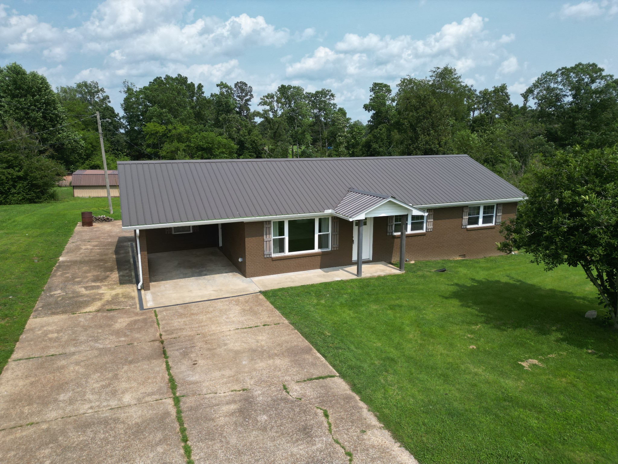910 Hassell Dr