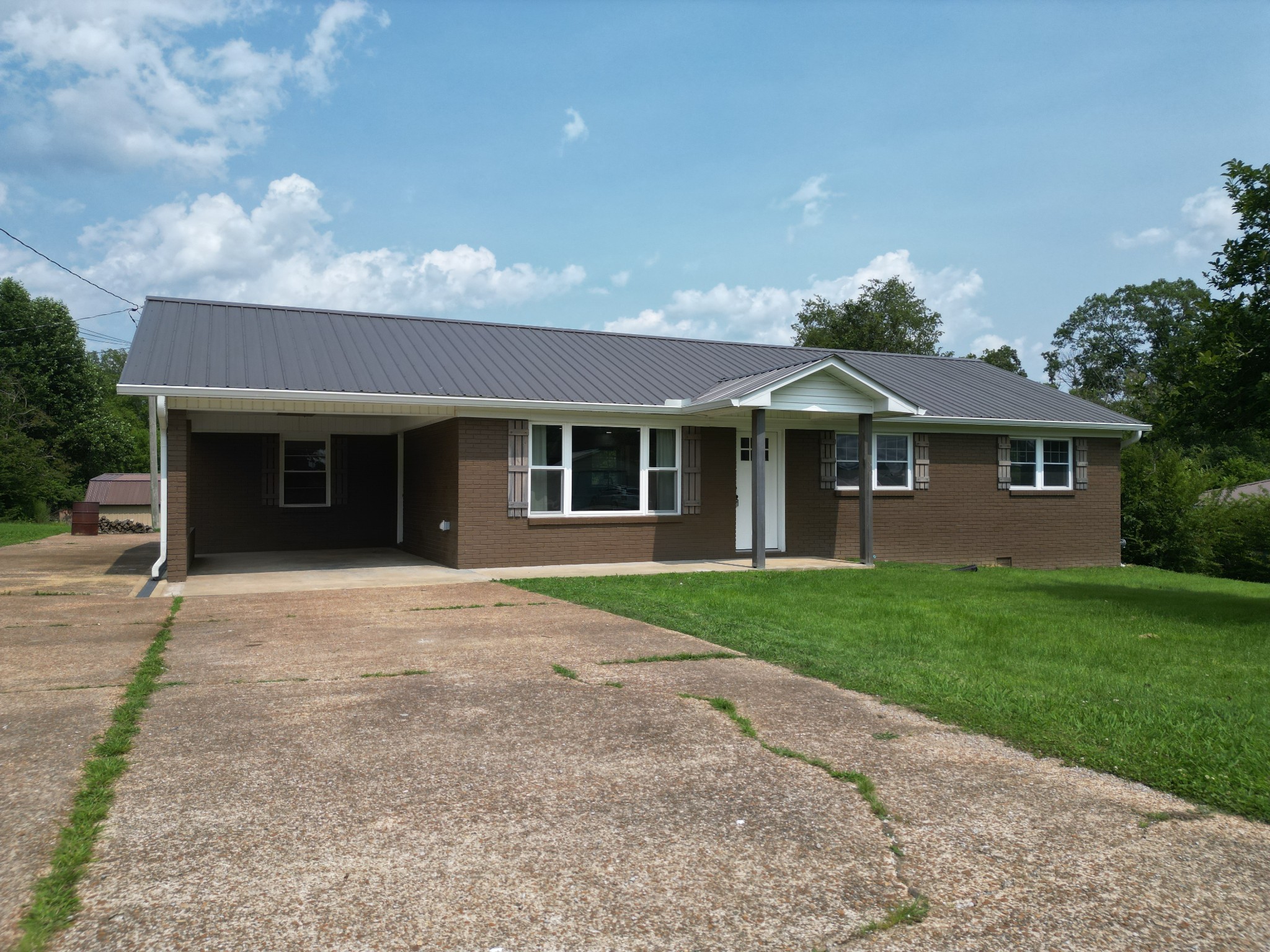 910 Hassell Dr