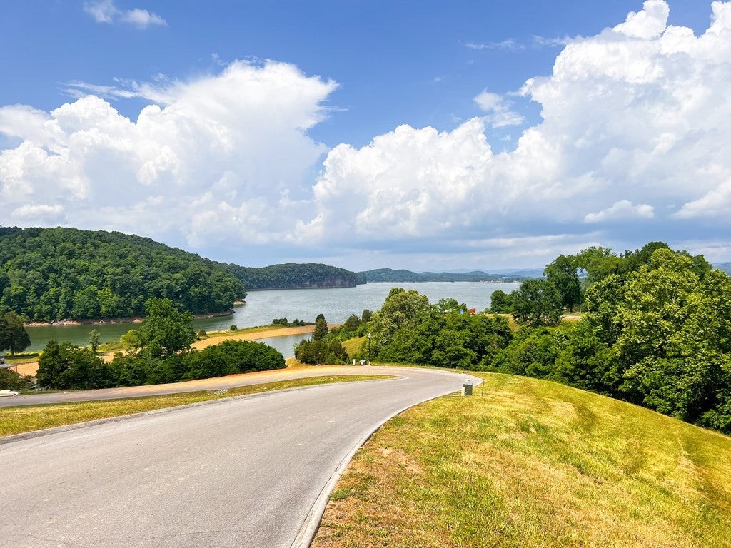 6377 Coves Edge Trl
