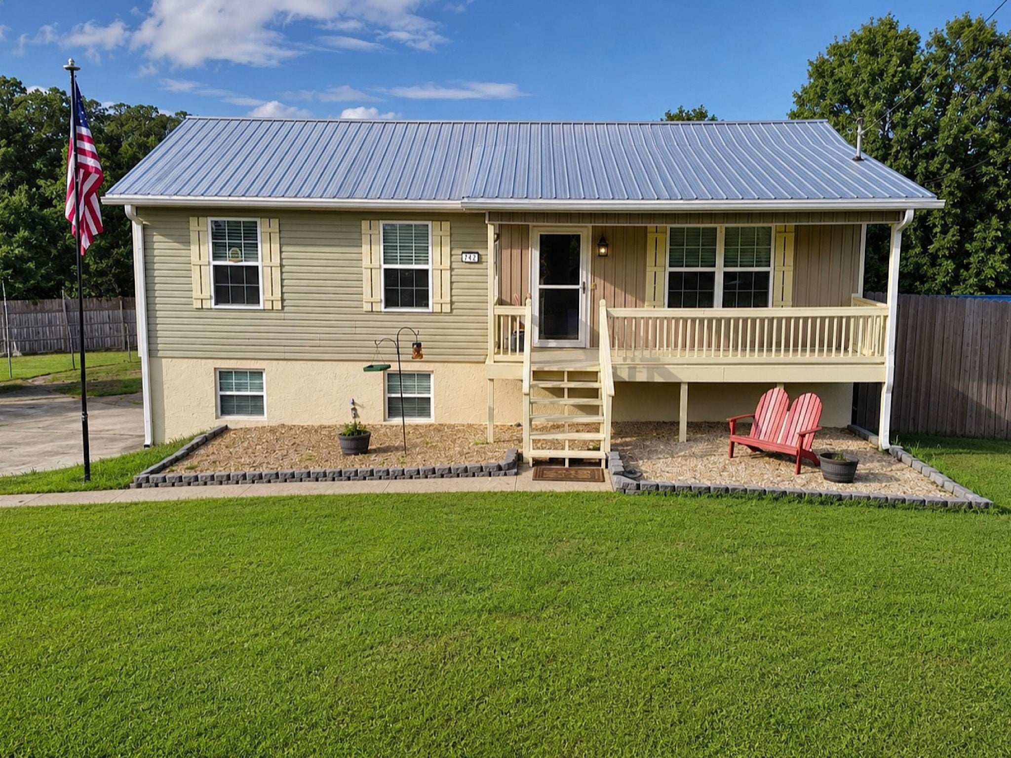 242 Thorne Cir SE