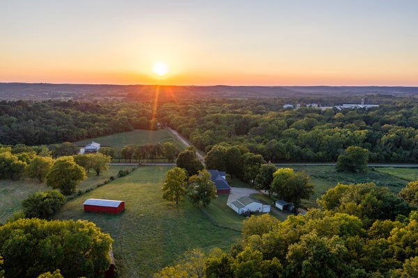 8005 DRY CREEK RD, MOUNT PLEASANT, TN 38474 - Image cedf04495ffe0adf9d38f567fa51f56a/624401042