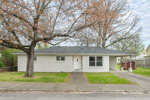 106 N Main St Sparta TN 38583