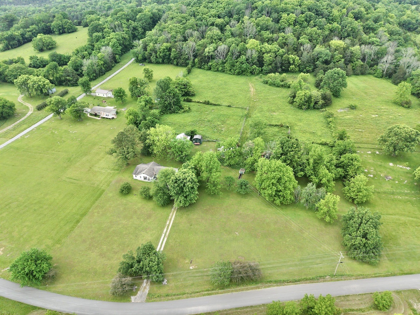 1595 Kennedy Creek Rd