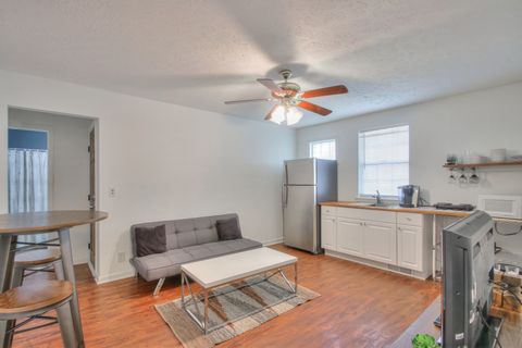 Photo of 1714B Villa Pl, Nashville, TN 37212 (MLS # 3176225)