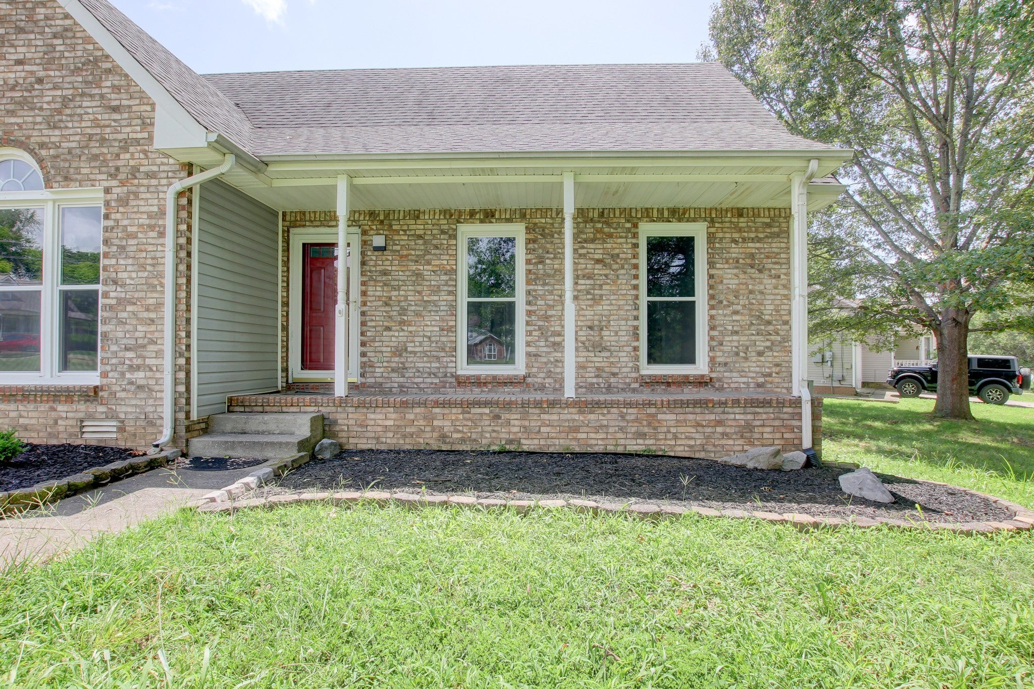 180 Kings Deer Dr