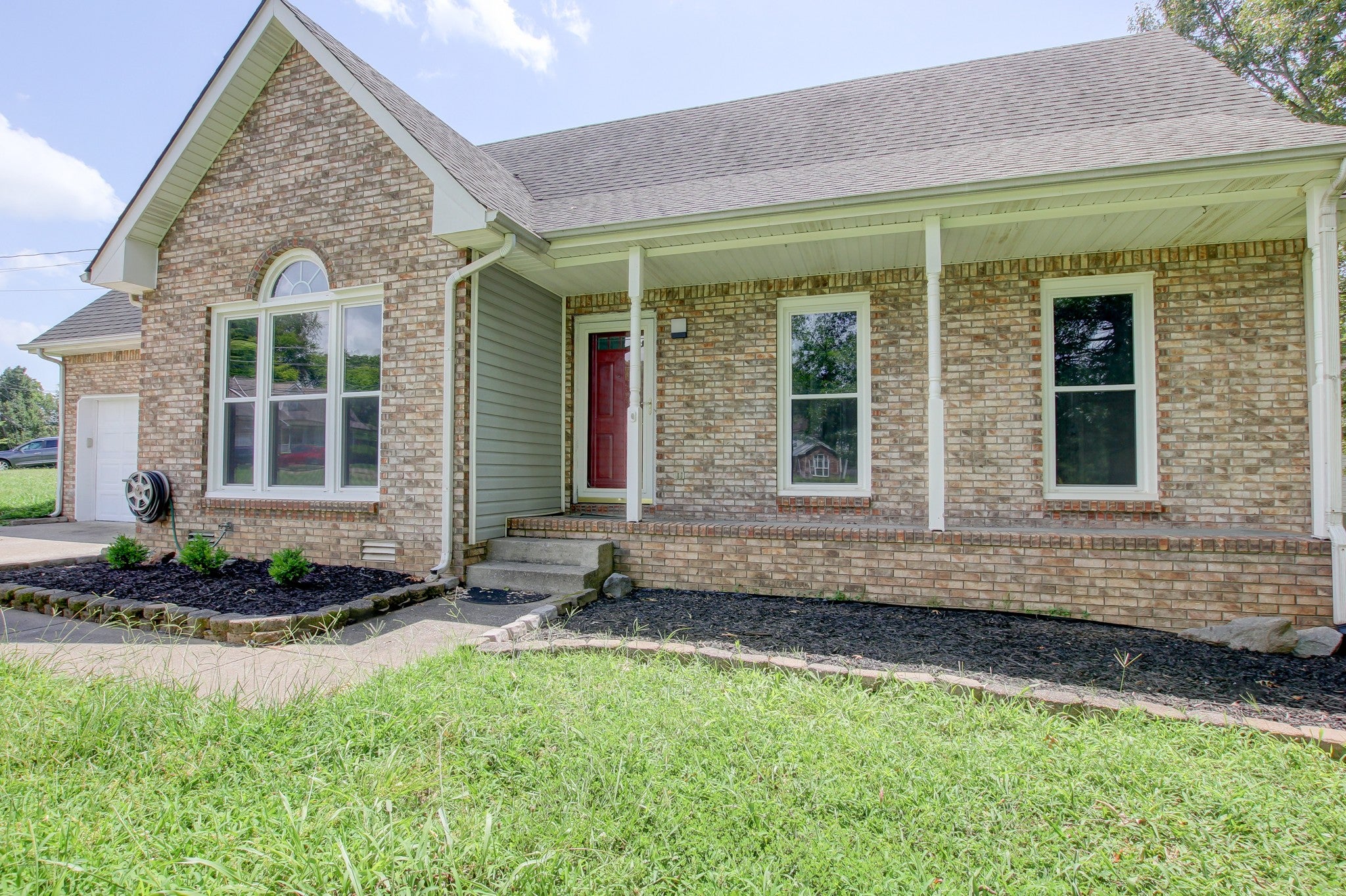 180 Kings Deer Dr