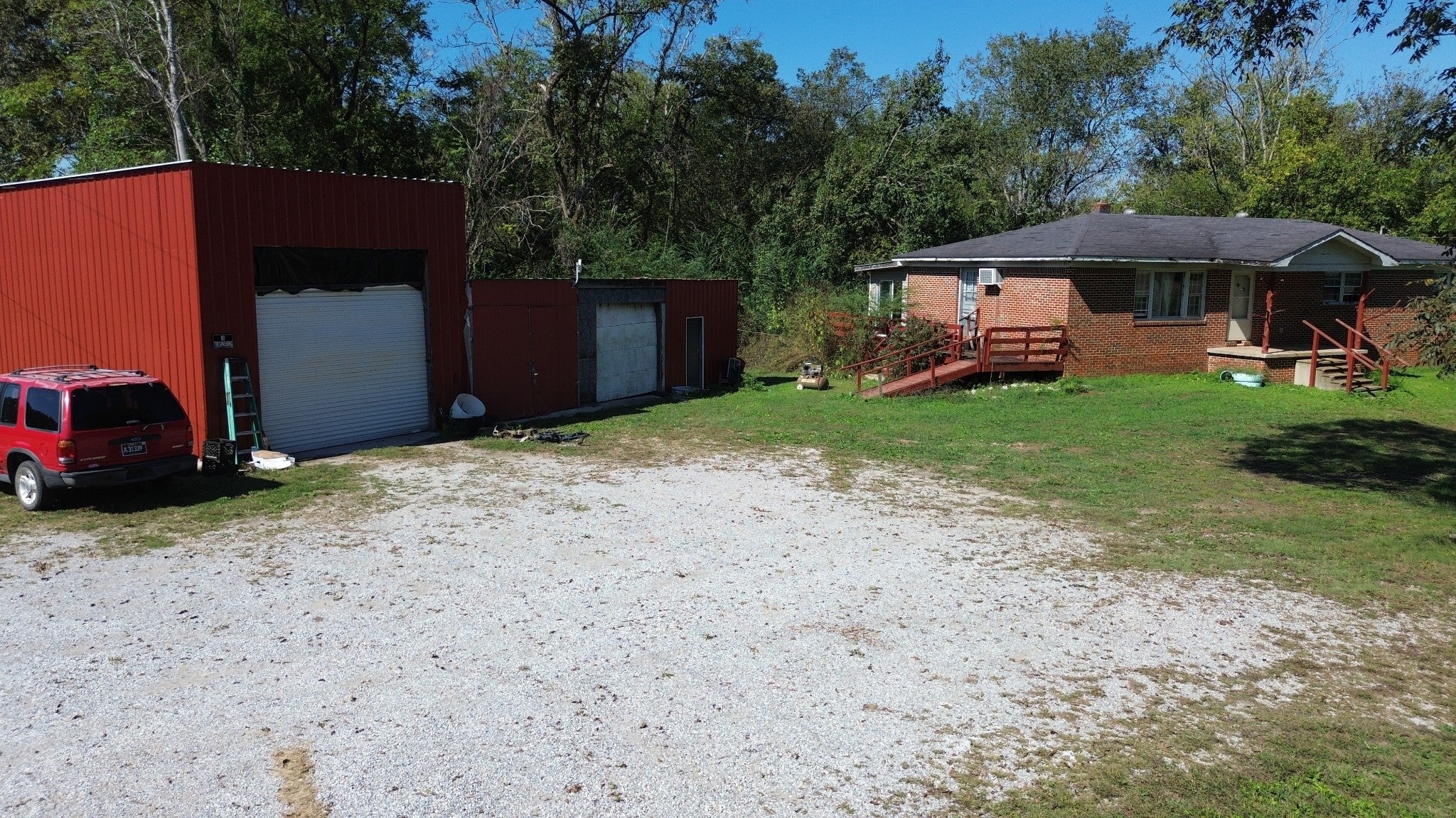 760 Coles Rd