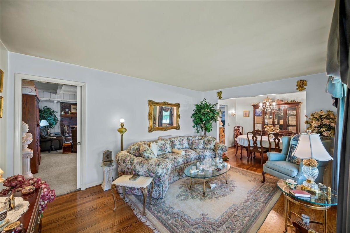 302 Utley Dr