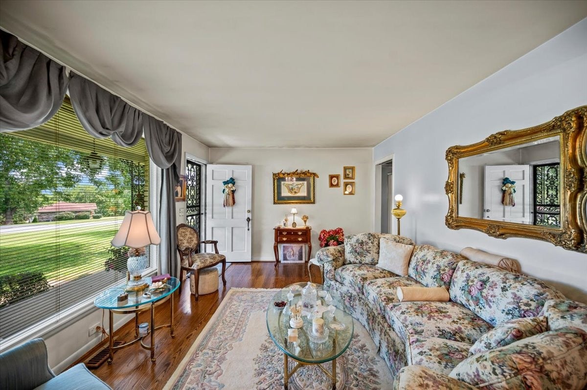 302 Utley Dr