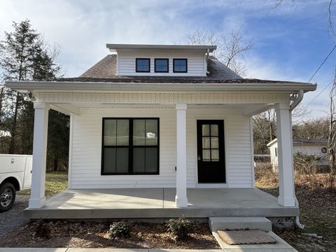 232 Twin Cove Dr Lebanon TN 37087