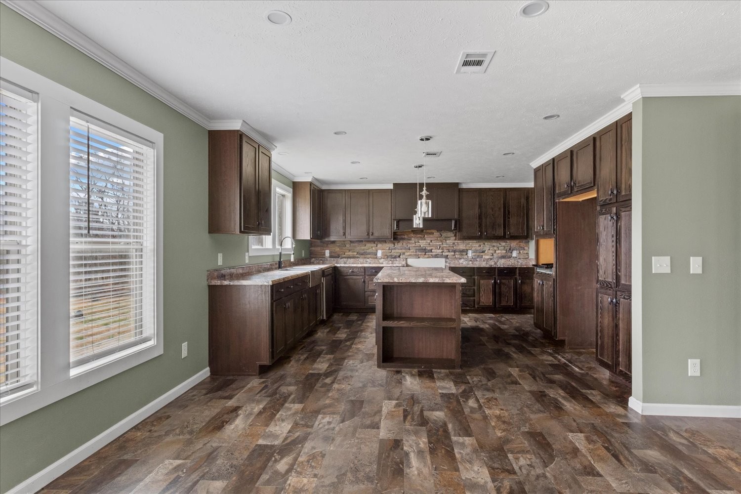 1189 Chicken Creek Rd