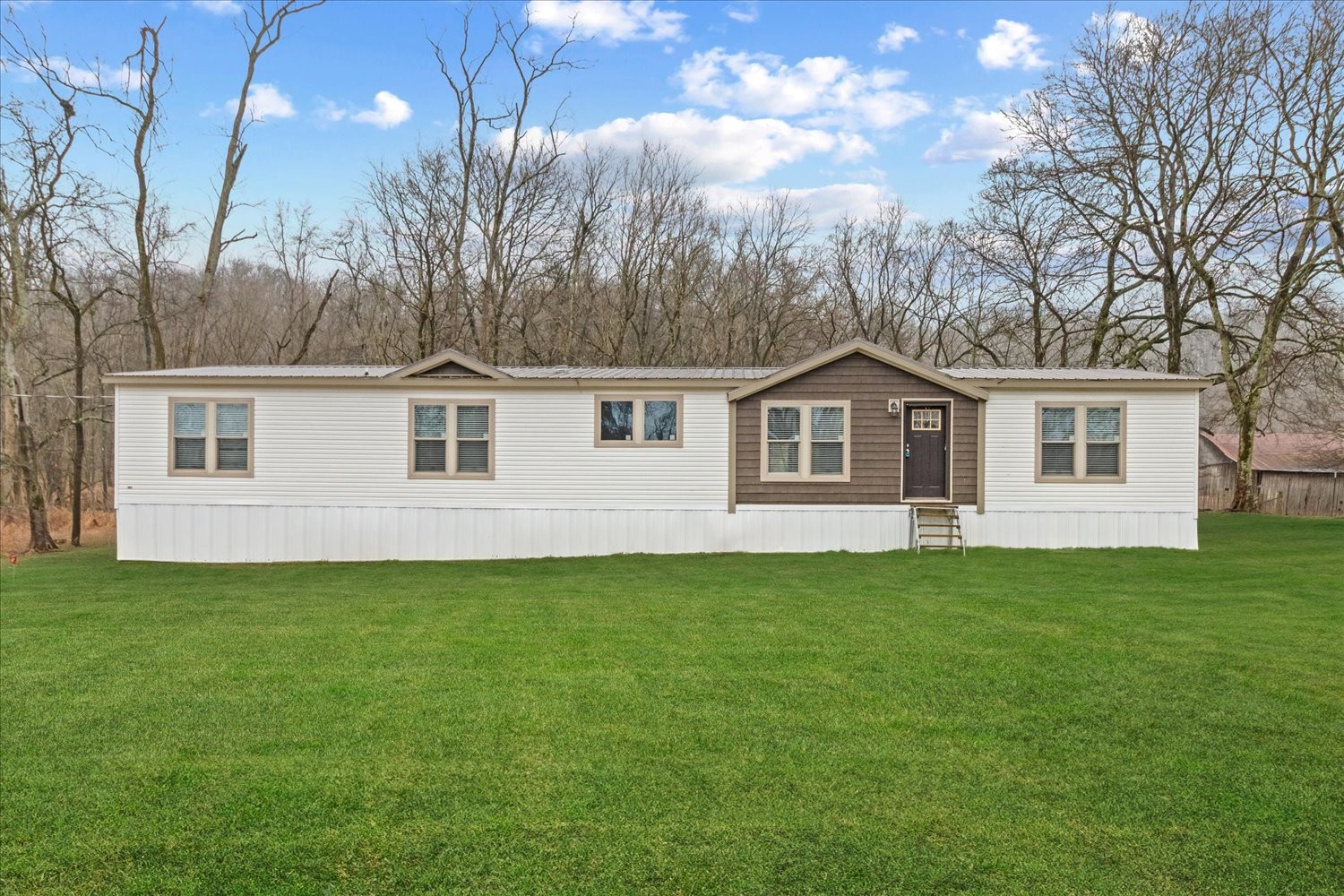 1189 Chicken Creek Rd