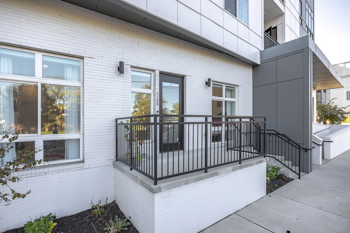 1123 10th Ave N