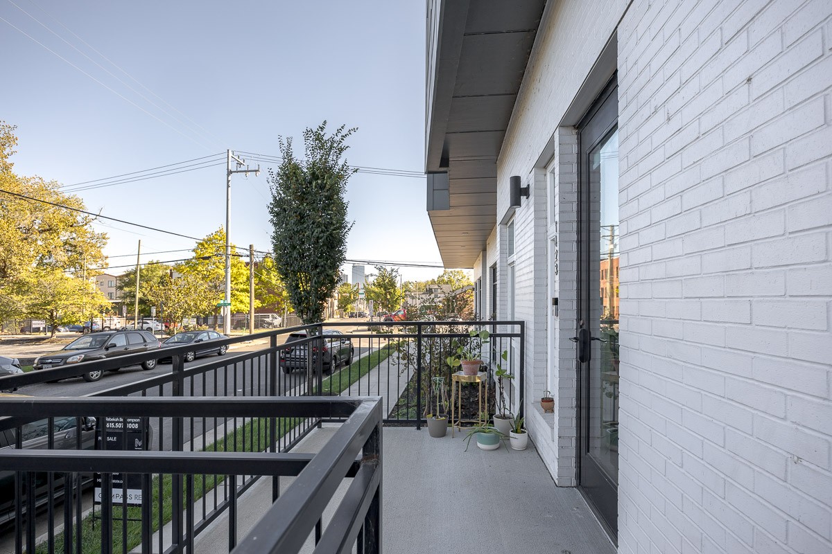 1123 10th Ave N