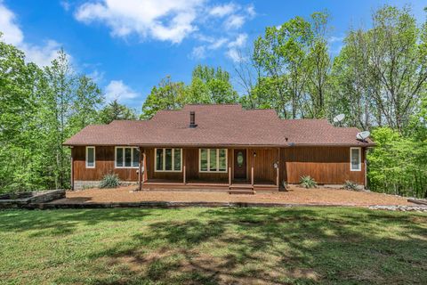 7183 Rockhouse Rd Linden TN 37096