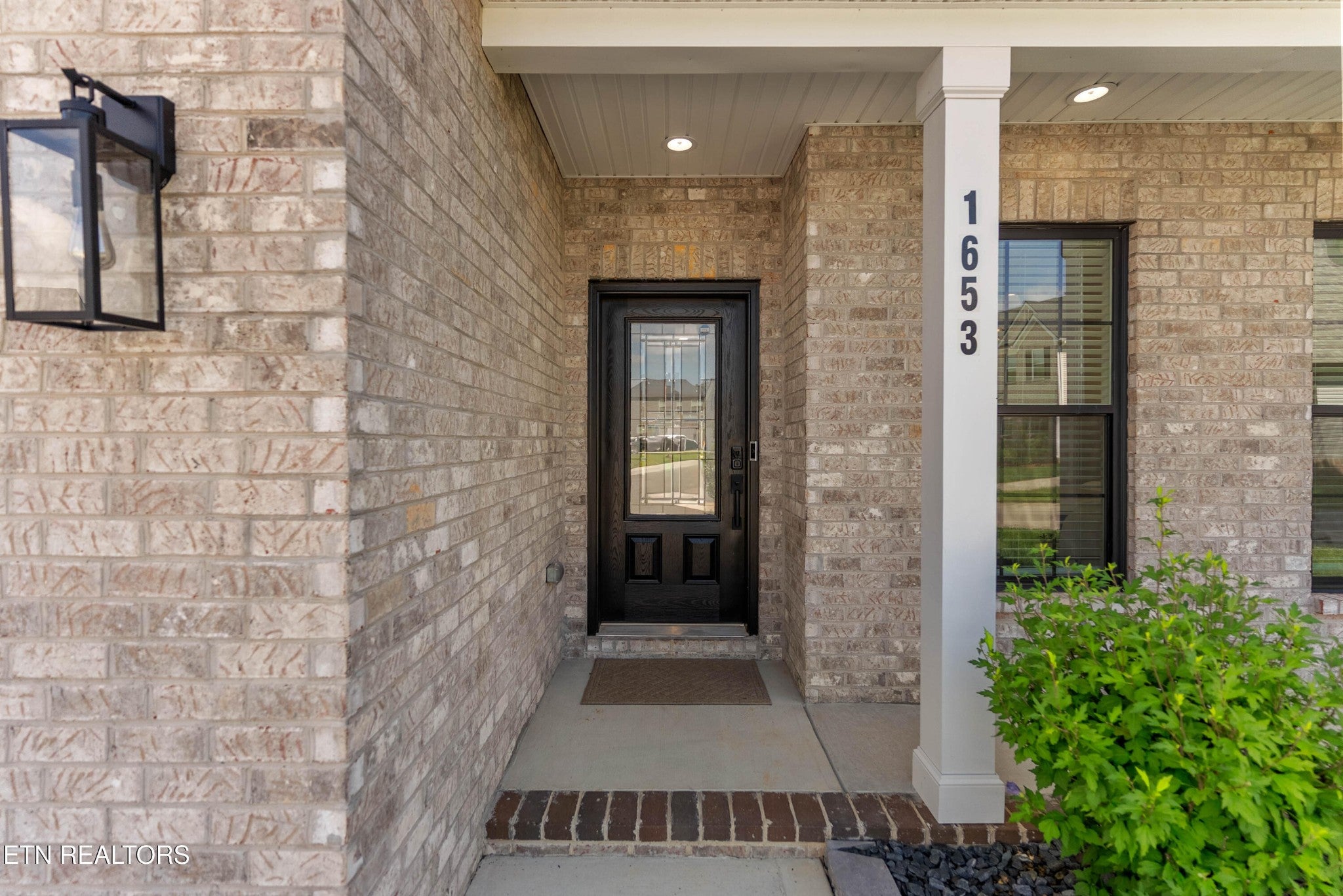 1653 Sugar Cane Lane