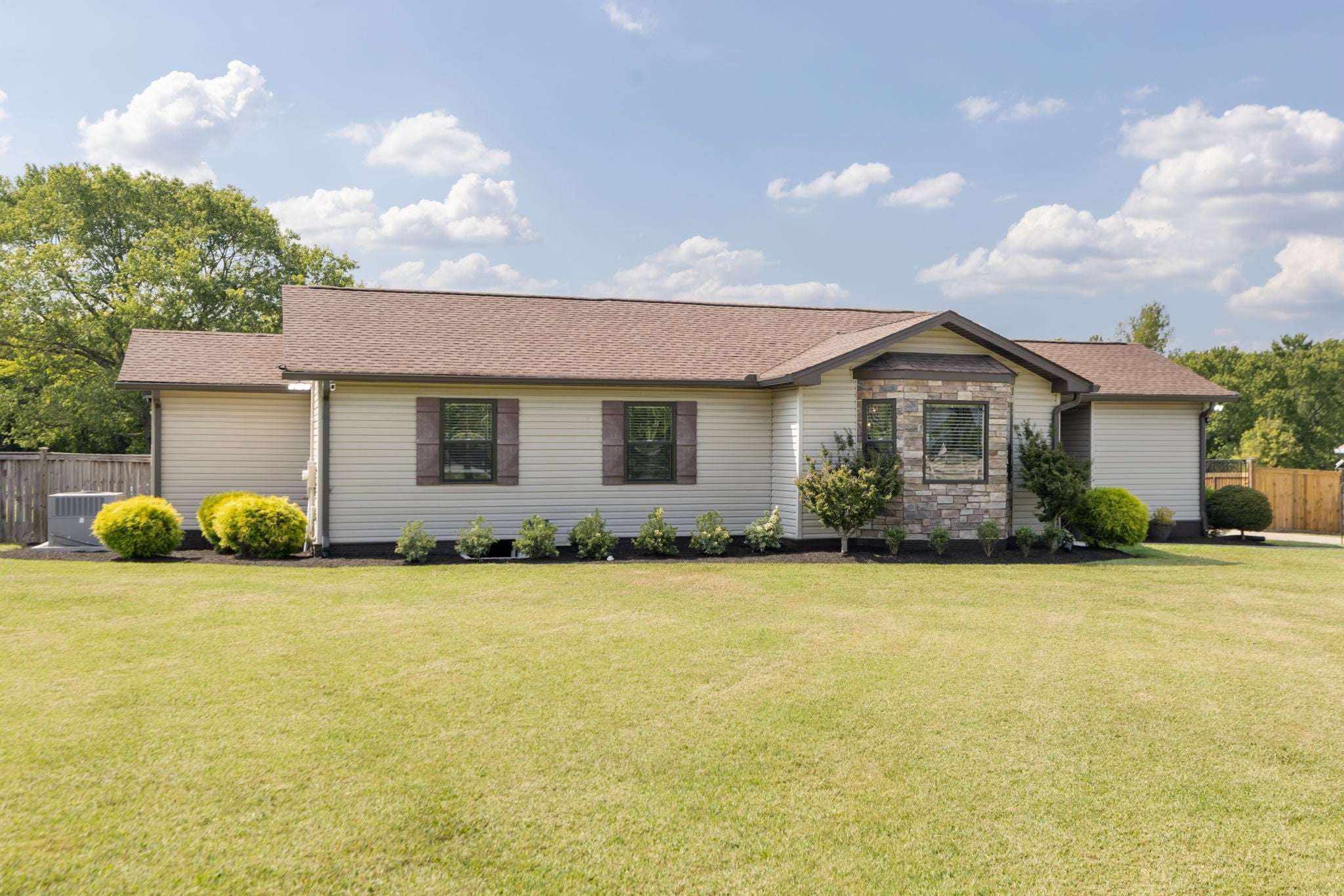 6385 Lampkins Bridge Rd, College Grove TN 37046 4-bed home, photo 3 of 22