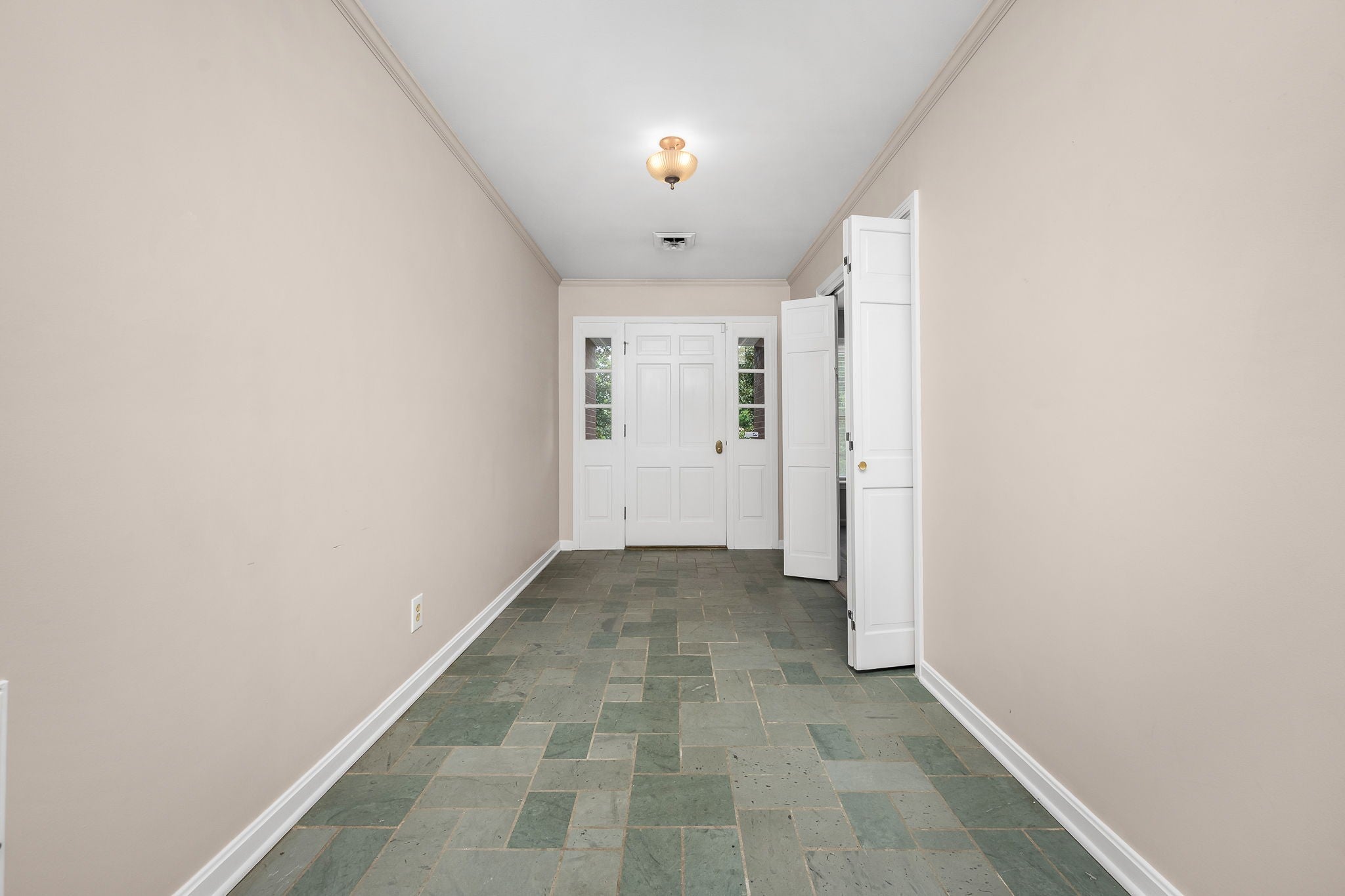 327 Minerva Dr