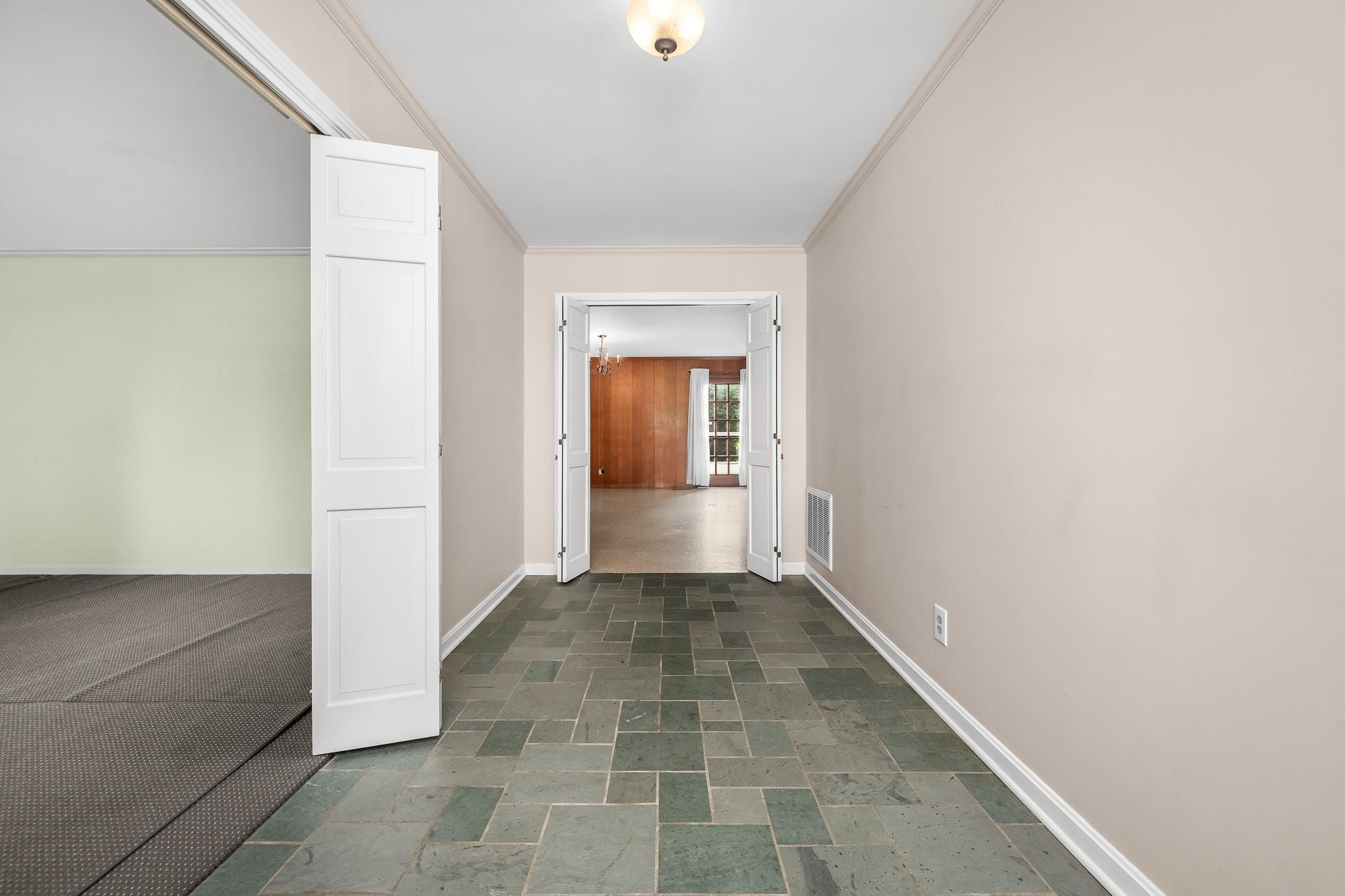 327 Minerva Dr