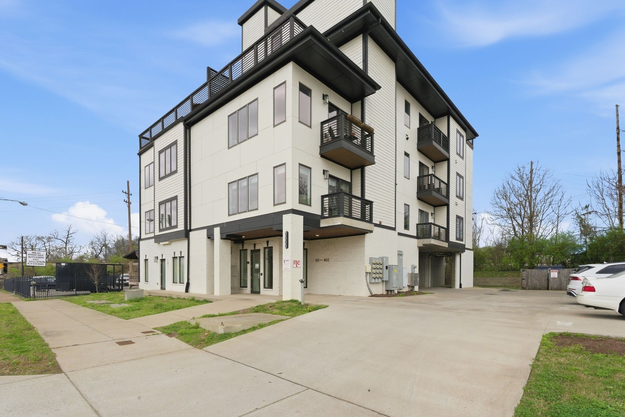 3303 Gallatin Pike 402