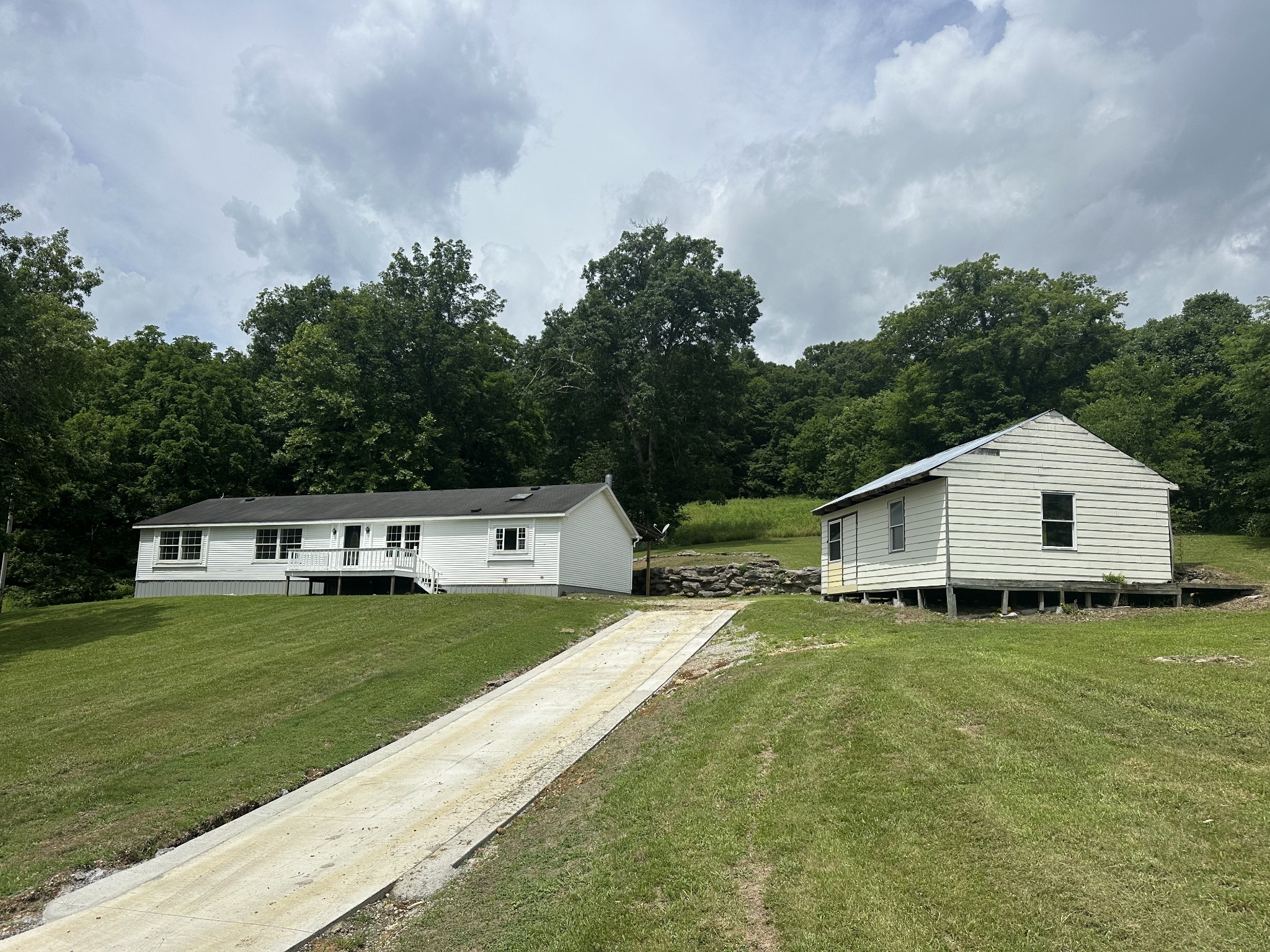 697 Club Springs Rd