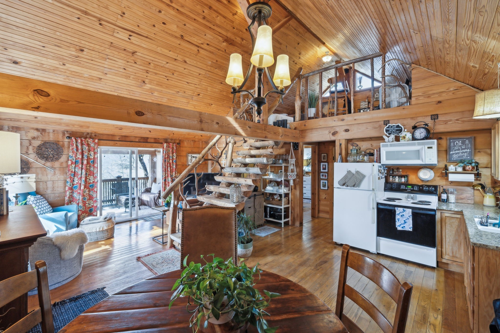 6819 Piney River Rd N