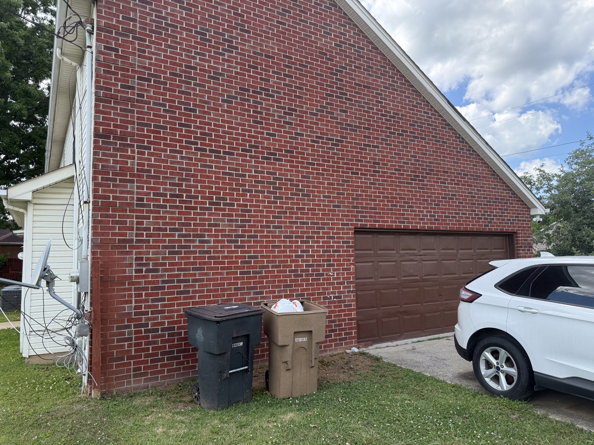 5453 Hickory Woods Dr