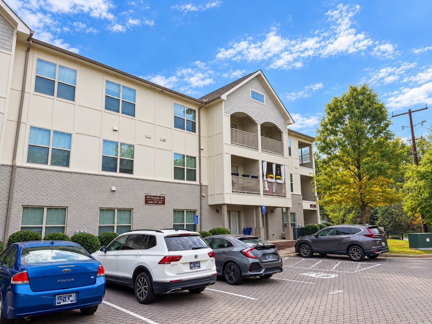 1-bed listing at 410 Rosedale Ave 303, Nashville
