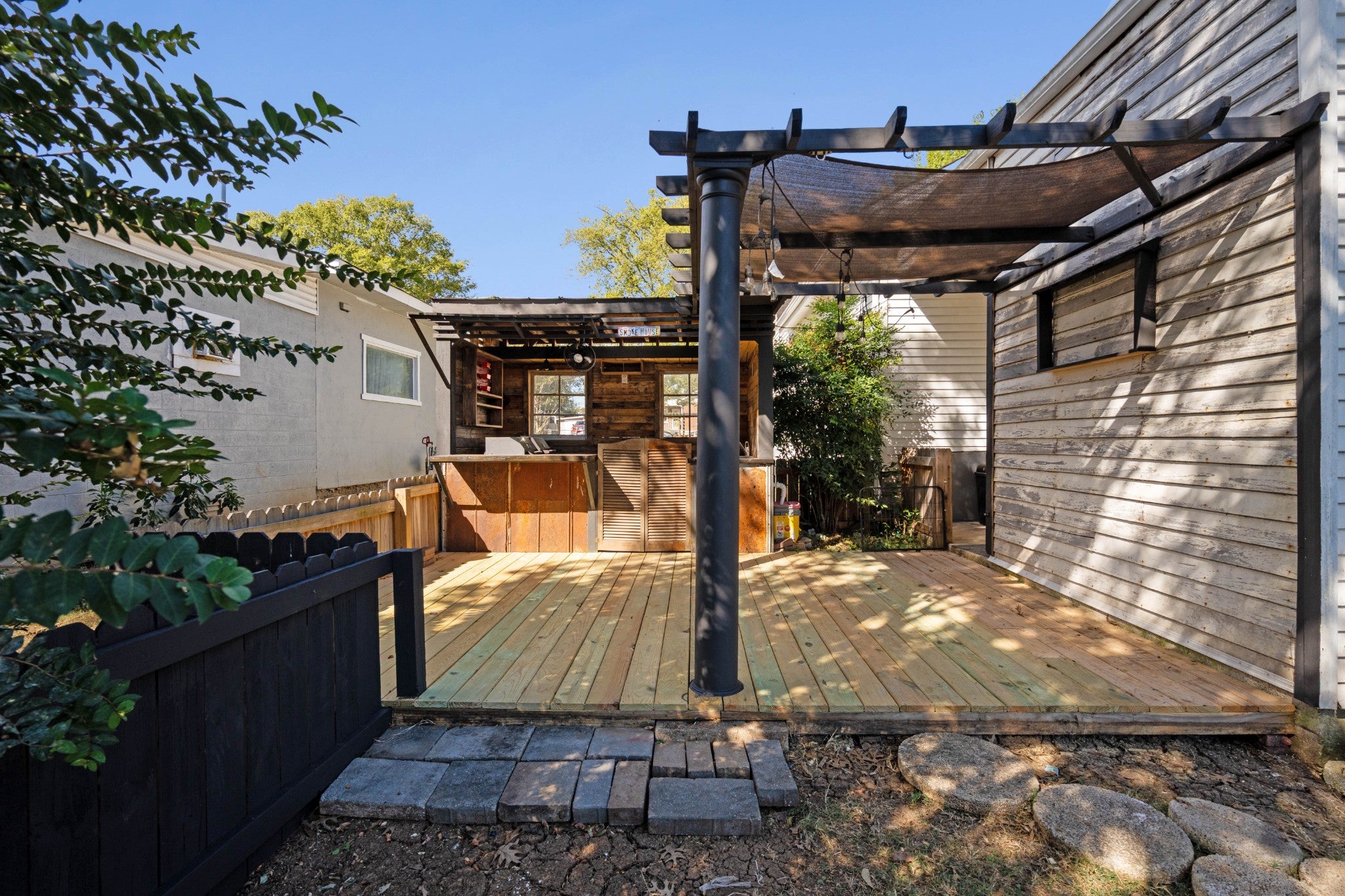 208 Hobson Ave