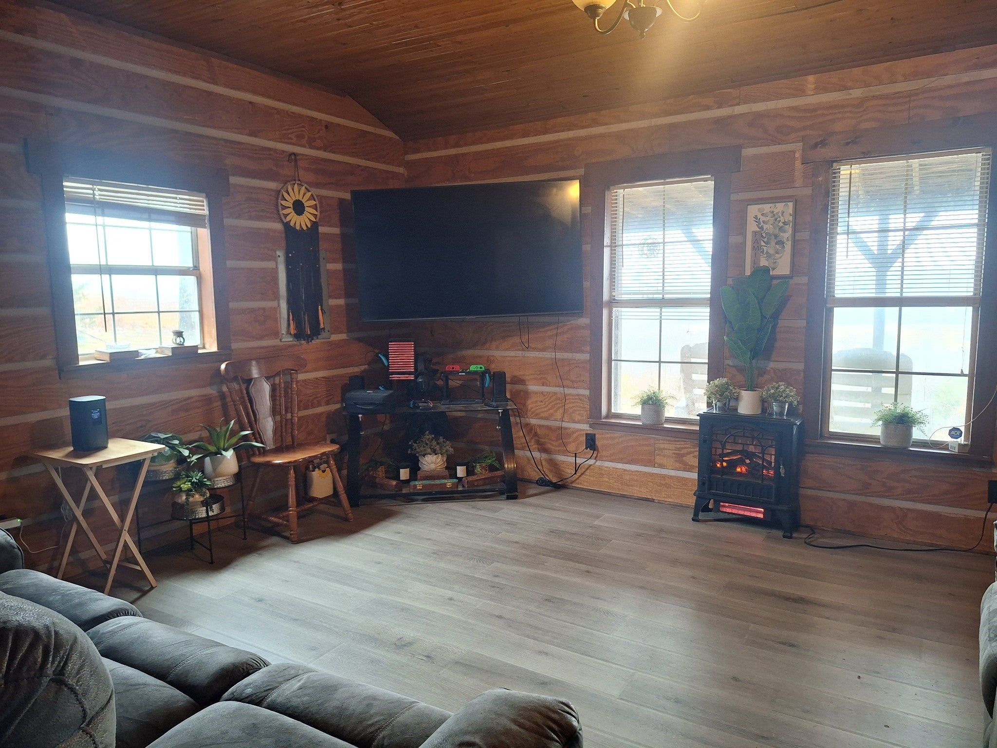 199 Dixon Ln
