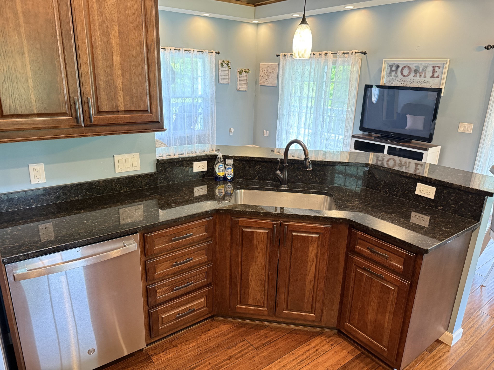 581 Shady Grove Rd