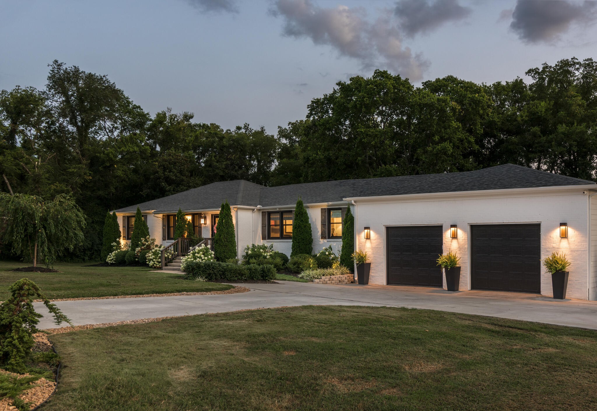 2805 Lincoya Dr