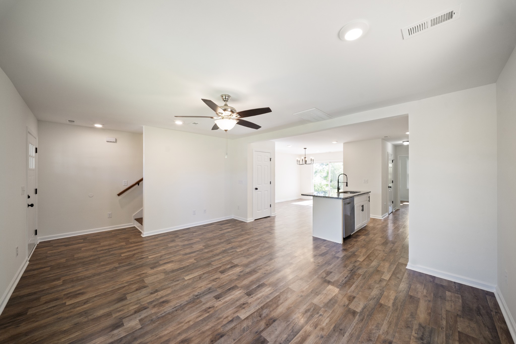 704 Perry Dr