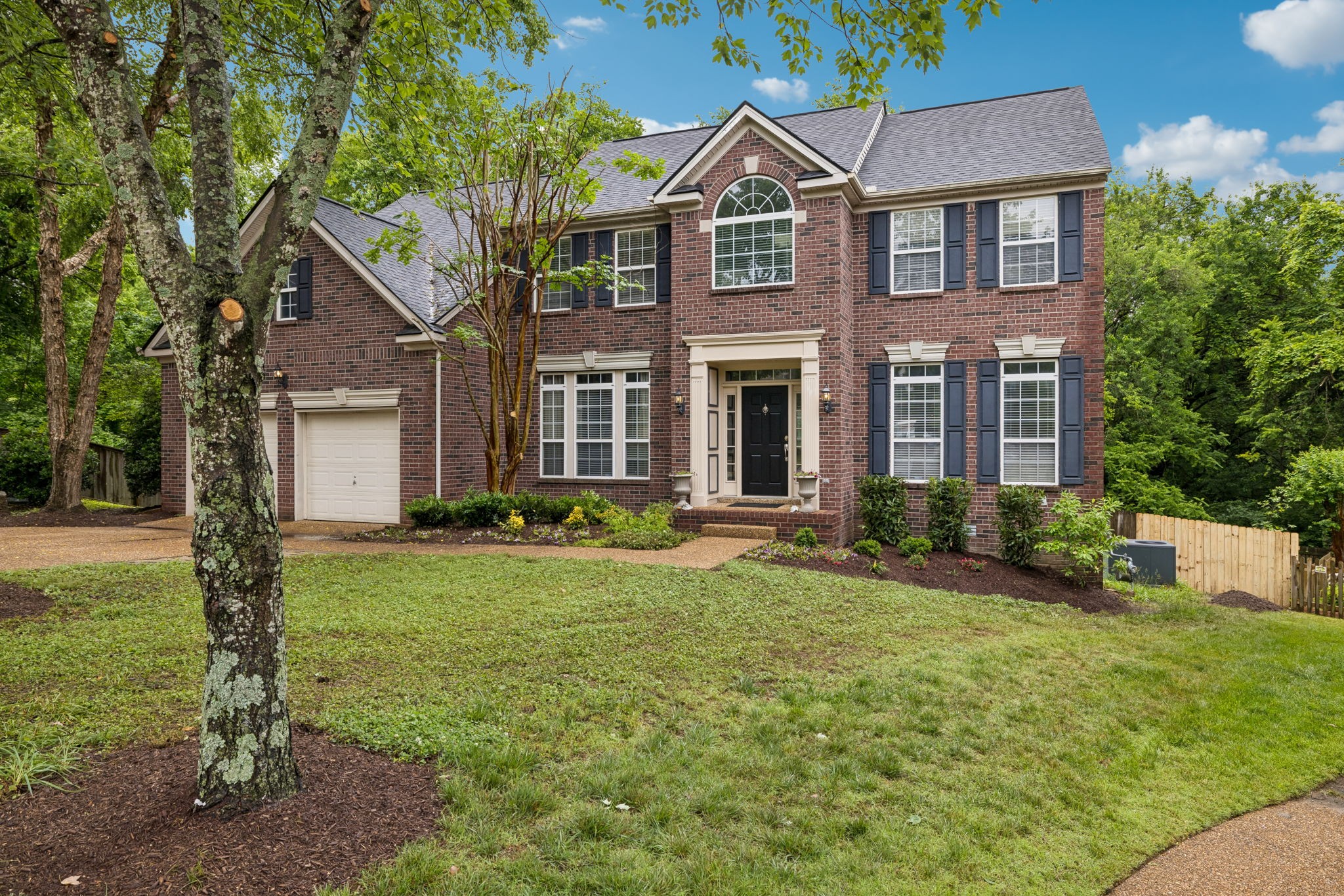 813 Glenavon Ct