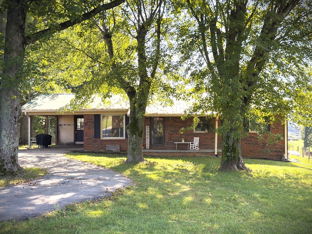 166 Gray Ln